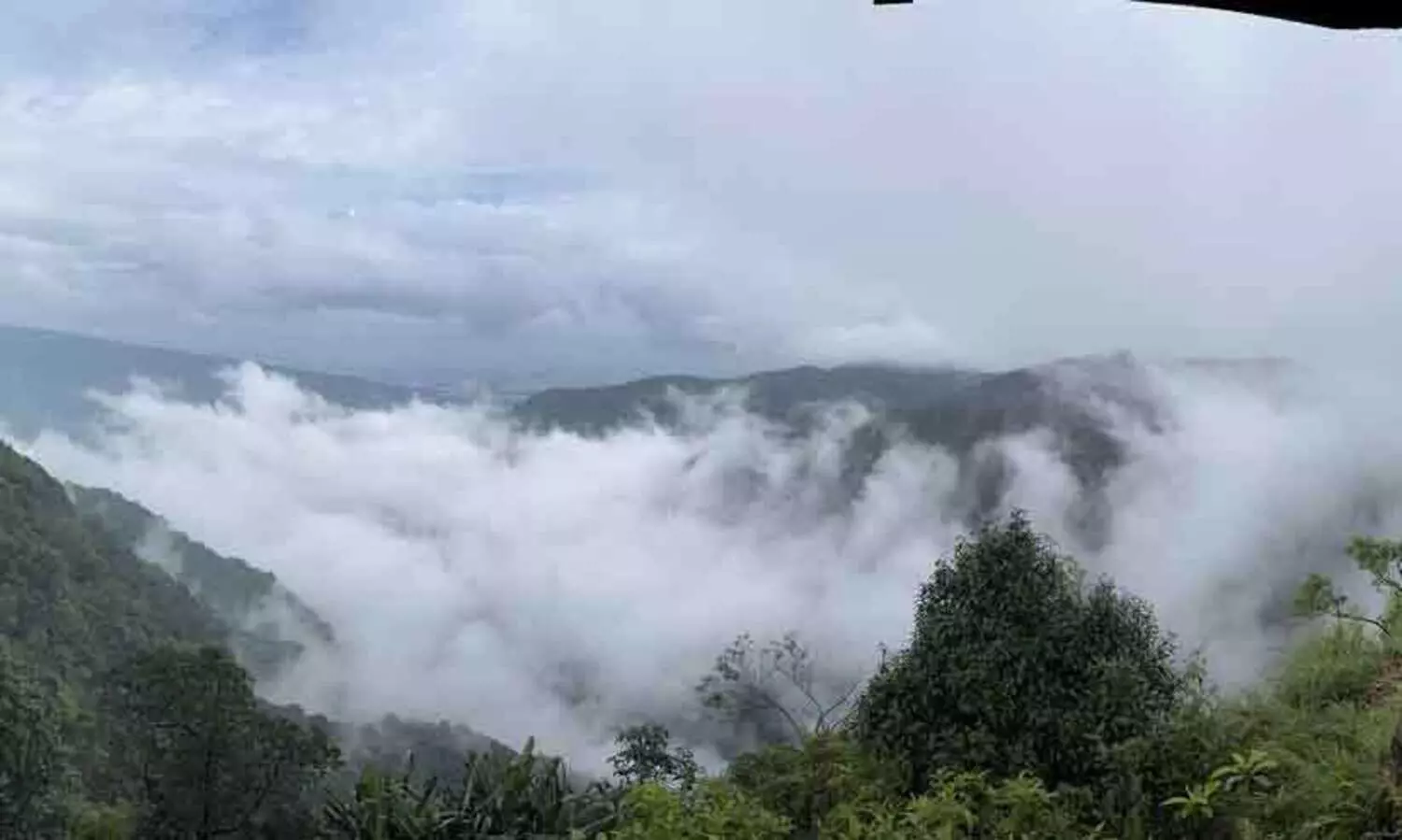 മഴയെ പുണർന്ന് ഒരു സോളോ യാത്ര, കൊൽക്കത്തയും കടന്ന്