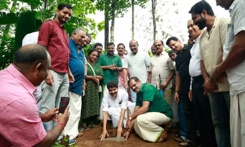 കേ​ര​ള സ​മാ​ജം സാ​ന്ത്വ​ന​ഭ​വ​നം ര​ണ്ടു വീ​ടു​ക​ളു​ടെ ശി​ലാ​സ്ഥാ​പ​നം ന​ട​ത്തി