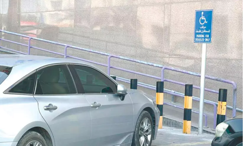 കെ​ട്ടി​ട​ങ്ങ​ളി​ൽ ഭി​ന്ന​ശേ​ഷി​ക്കാ​ർ​ക്ക് പ്ര​ത്യേ​ക പ​രി​ഗ​ണ​ന ന​ൽ​ക​ണം