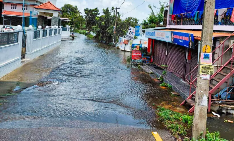 കാ​ല​വ​ർ​ഷം: ജി​ല്ല​യി​ൽ 231 വീ​ടു​ക​ൾ കൂ​ടി ത​ക​ർ​ന്നു