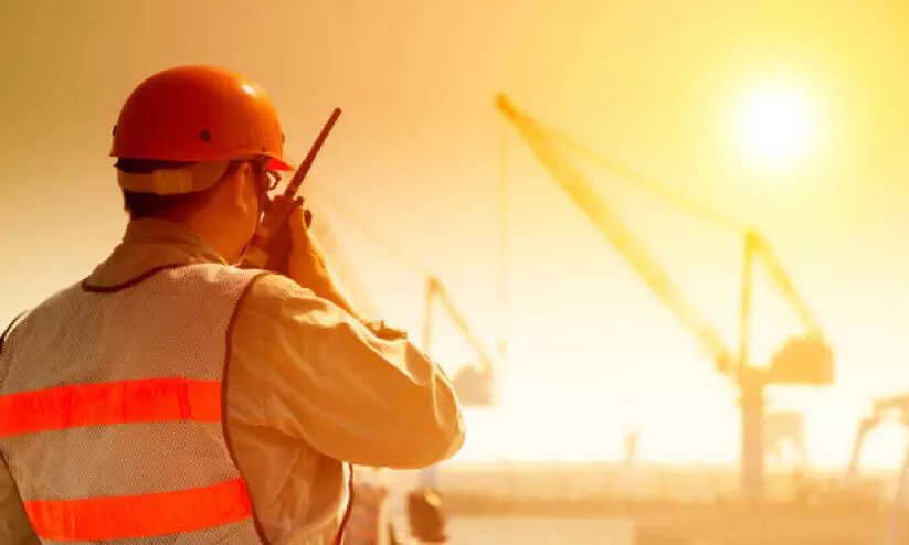 പു​റം ജോ​ലി​ക​ൾ​ക്ക് നി​യ​ന്ത്ര​ണം നി​ല​വി​ൽവ​ന്നു