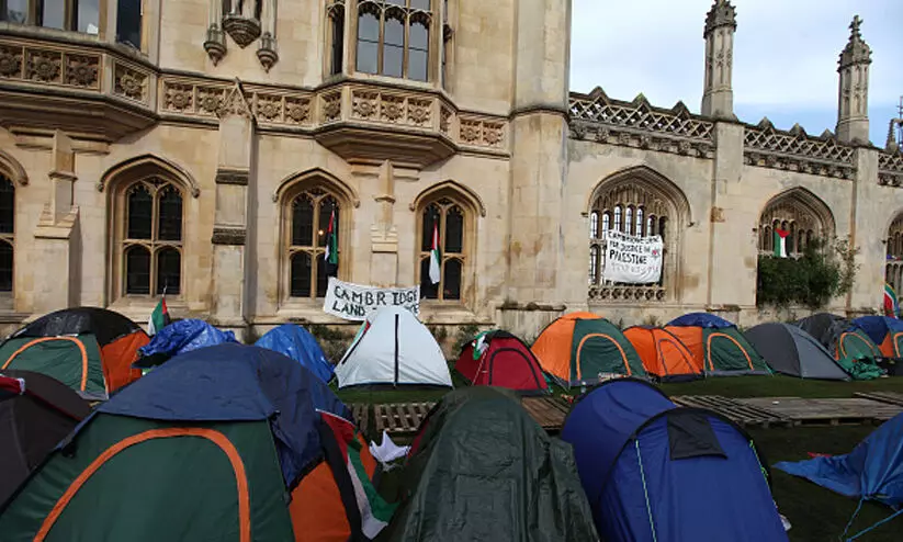 ഫലസ്തീൻ ഐക്യദാർഢ്യ ക്യാമ്പ് പുനഃരാരംഭിച്ച് കേംബ്രിഡ്ജ് സർവകലാശാല വിദ്യാർഥികൾ ഫലസ്തീൻ ഐക്യദാർഢ്യ ക്യാമ്പ് പുനഃരാരംഭിച്ച് കേംബ്രിഡ്ജ് സർവകലാശാല വിദ്യാർഥികൾ