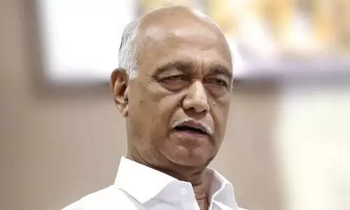 രാഹുൽ മാങ്കൂട്ടത്തിലിന്‍റെ പ്രായമല്ല പ്രശ്നം -ജൂനിയര്‍ എം.എല്‍.എയെ ആണോ ചുമതലപ്പെടുത്തുക എന്ന സതീശന്‍റെ ചോദ്യത്തിന് മറുപടിയുമായി എളമരം കരീം