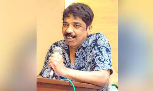 എഴുത്തിന്റെ ലോകത്ത് സജീവമായി സമദ് പനയപ്പിള്ളി എഴുത്തിന്റെ ലോകത്ത് സജീവമായി സമദ് പനയപ്പിള്ളി