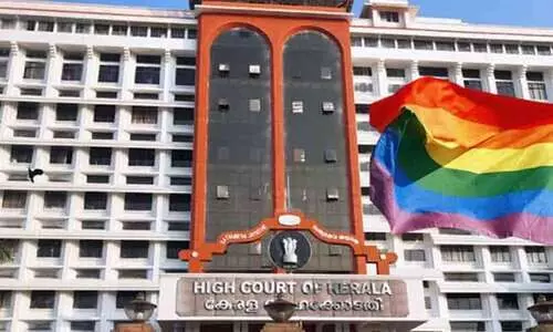 ട്രാൻസ് ദമ്പതികളുടെ കുട്ടികളുടെ ജനന സർട്ടിഫിക്കറ്റിൽ അച്ഛൻ, അമ്മ വേണ്ട, പകരം മാതാപിതാക്കൾ എന്ന് ചേർക്കാം; സുപ്രധാന വിധിയുമായി ഹൈകോടതി