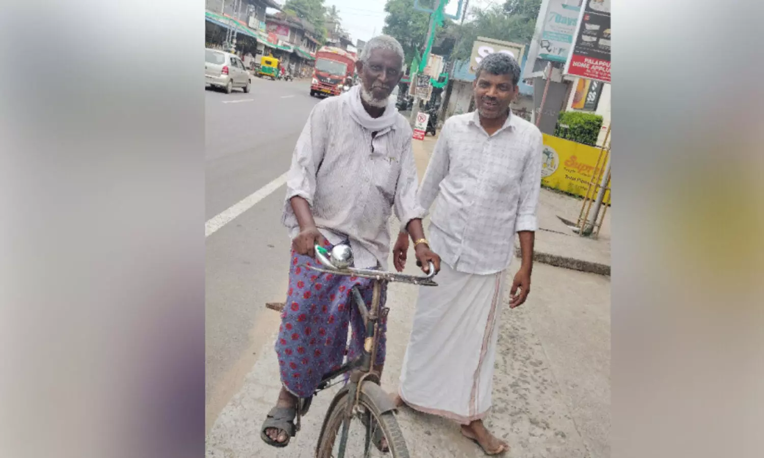 ലോ​ക സൈ​ക്കി​ൾ ദി​നം; അ​ര​നൂ​റ്റാ​ണ്ട് അ​ന്നം​തേ​ടി​യ സൈ​ക്കി​ൾ കൈ​വി​ടാ​തെ ക​മ്മു​ക്ക