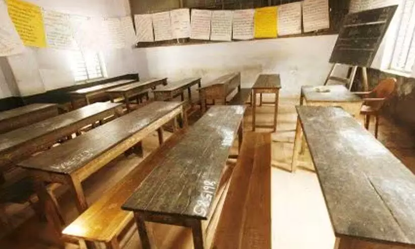 പ്ലസ് വൺ സാമ്പത്തിക പിന്നാക്ക സംവരണത്തിന് സീറ്റുണ്ട്, ആളില്ല പ്ലസ് വൺ സാമ്പത്തിക പിന്നാക്ക സംവരണത്തിന് സീറ്റുണ്ട്, ആളില്ല