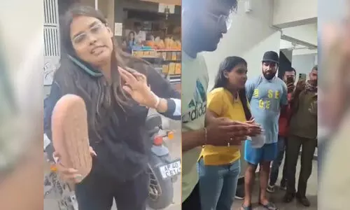 ഓ​ട്ടോ​ഡ്രൈ​വ​റെ ചെ​രി​പ്പൂ​രി​യ​ടി​ച്ച സം​ഭ​വം: മാ​പ്പ​പേ​ക്ഷി​ച്ച് ദ​മ്പ​തി​ക​ൾ