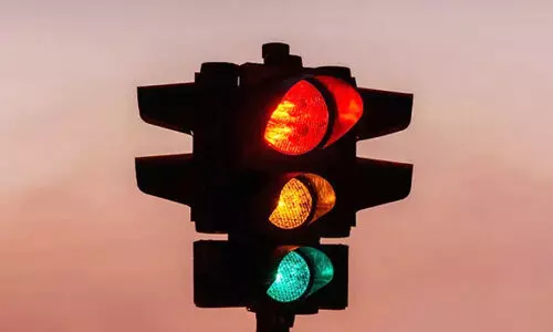 ആ​ഘോ​ഷ വേ​ള​ക​ളി​ൽ സു​ര​ക്ഷ; ഗ​താ​ഗ​ത നി​യ​ന്ത്ര​ണ​ങ്ങ​ൾ പാ​ലി​ക്ക​ണം