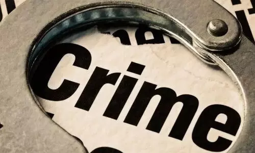 ബ​സ് ക​ണ്ട​ക്ട​റെ മ​ർ​ദി​ച്ചു; ര​ണ്ടു​പേ​ർ​ക്കെ​തി​രെ കേ​സ്