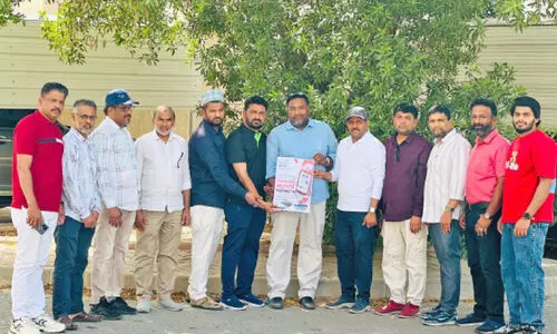 കെ.​എം.​സി.​സി ര​ക്ത​ദാ​ന ക്യാ​മ്പ് പോ​സ്റ്റ​ർ പ്ര​കാ​ശ​നം