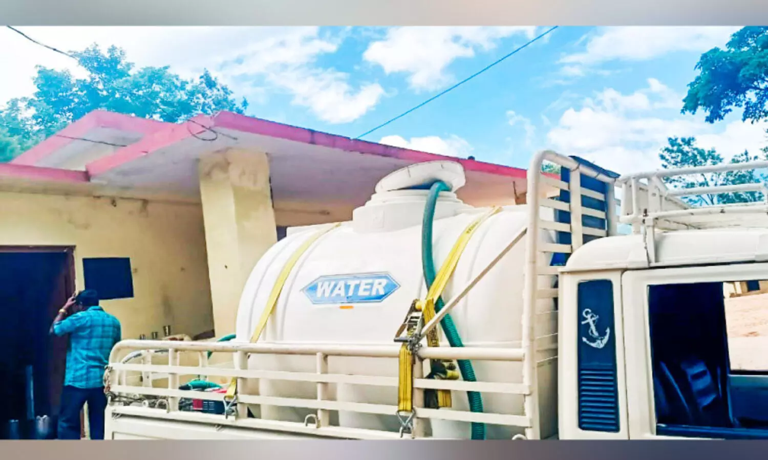 മ​റ​യൂ​ർ ഗ​വ. ഹൈ​സ്കൂ​ളി​ൽ കു​ടി​വെ​ള​ളം വി​ല​കൊ​ടു​ത്ത് വാ​ങ്ങ​ണം