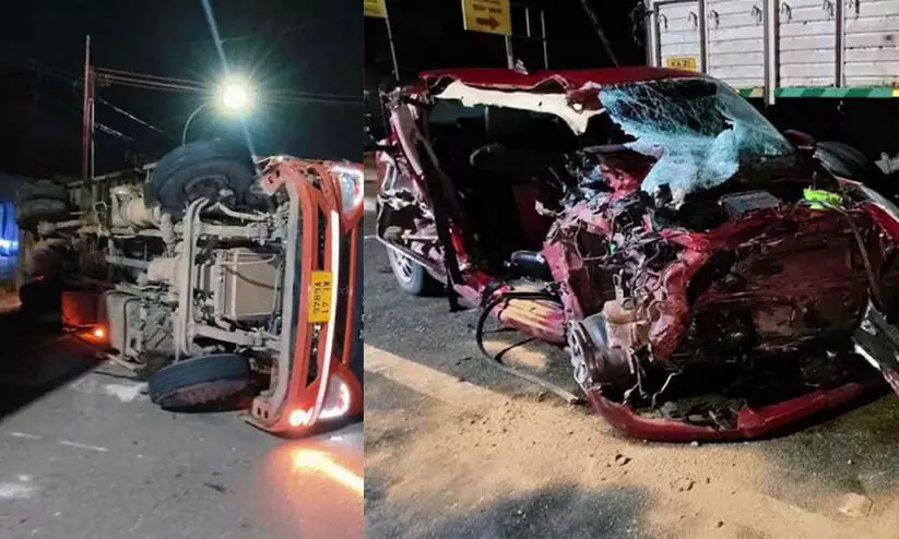 അടൂരിൽ നിയന്ത്രണംവിട്ട കാര് ലോറിയിലേക്ക് ഇടിച്ചു കയറി; നാലുപേര്ക്ക് പരിക്ക് അടൂരിൽ നിയന്ത്രണംവിട്ട കാര് ലോറിയിലേക്ക് ഇടിച്ചു കയറി; നാലുപേര്ക്ക് പരിക്ക്