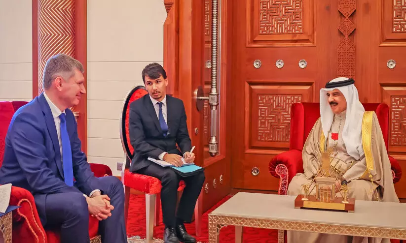 king hamad meets russian economic development minister