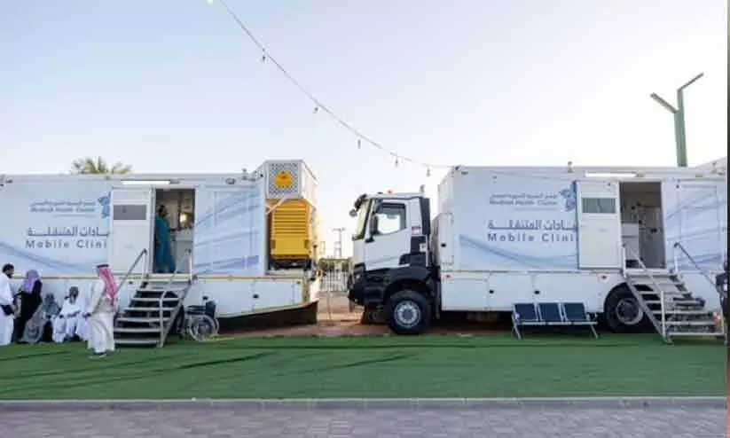 തീ​ർ​ഥാ​ട​ക​ർ​ക്കൊ​പ്പം സ​ഞ്ച​രി​ച്ച്​ മൊ​ബൈ​ൽ ക്ലി​നി​ക്കു​ക​ൾ