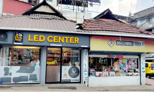 ന​ഗ​ര ഹൃ​ദ​യ​ത്തി​ൽ ഭീ​ഷ​ണി​യു​യ​ർ​ത്തി ‘കെ​ട്ടി​ട ബോം​ബു​ക​ൾ’