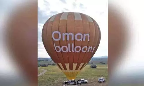 ഒമാൻ ആദ്യത്തെ ടൂറിസ്റ്റ് ഹോട്ട് എയർ ബലൂൺ പുറത്തിറക്കി ഒമാൻ ആദ്യത്തെ ടൂറിസ്റ്റ് ഹോട്ട് എയർ ബലൂൺ പുറത്തിറക്കി