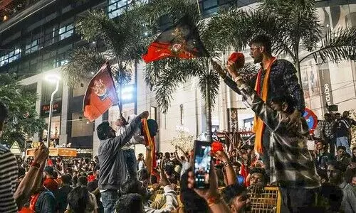 ആർ.സി.ബി വിജയാഘോഷത്തിനിടെ കർണാടകയിൽ രണ്ടു മരണം, വിക്ടറി പരേഡിനൊരുങ്ങി ബംഗളൂരു