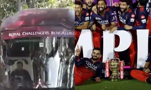 ആർ.സി.ബി ആരാധകർക്ക് ആശ്വാസം, വിക്ടറി പരേഡ് നടത്തും; കിരീടവുമായി കോഹ്ലിയും സംഘവും ബംഗളൂരുവിൽ