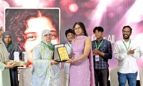 ഐ​വ, സ്റ്റു​ഡ​ന്റ്സ് ഇ​ന്ത്യ സ്റ്റു​ഡ​ന്റ് എ​ക്സ​ല​ൻ​സ് അ​വാ​ർ​ഡ് വി​ത​ര​ണം ചെ​യ്തു