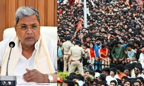 ‘സ്റ്റേഡിയം ഉൾക്കൊള്ളുന്നത് പരമാവധി 35,000 പേരെ, എത്തിയത് മൂന്ന് ലക്ഷത്തോളം പേർ’; ധനസഹായം പ്രഖ്യാപിച്ച് സിദ്ധരാമയ്യ