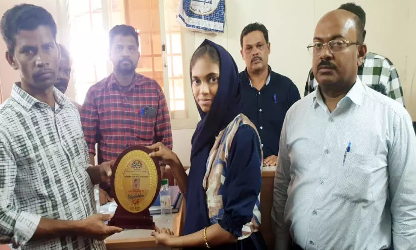 ത​രീ​ബ് മ​ല​യാ​ളി​സ​മാ​ജം അ​വാ​ർ​ഡ് വി​ത​ര​ണം