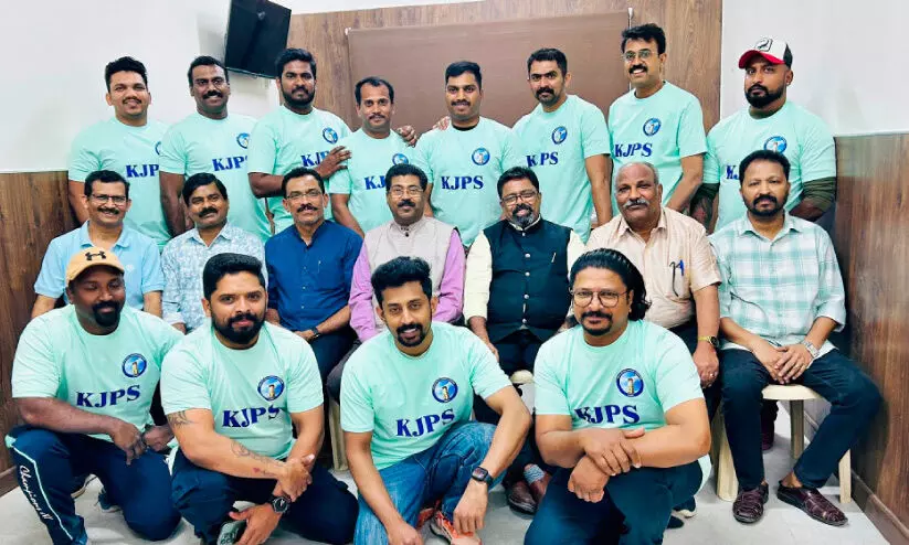 കൊല്ലം ജില്ല പ്രവാസി സമാജം ക്രിക്കറ്റ് ടീം ജഴ്സി പ്രകാശനം കൊല്ലം ജില്ല പ്രവാസി സമാജം ക്രിക്കറ്റ് ടീം ജഴ്സി പ്രകാശനം