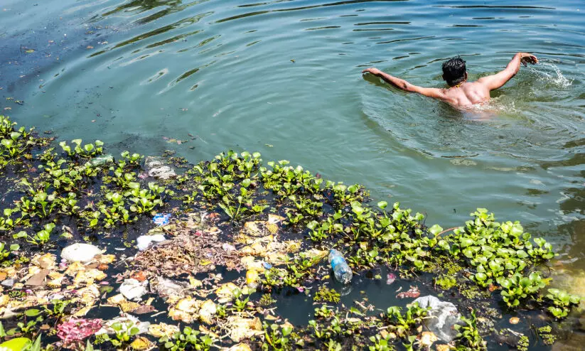 ഒരിക്കൽ തെളിനീരൊഴുകിയിരുന്നിടം; ഇന്നൊഴുകുന്നത് പ്ലാസ്റ്റിക് കൂമ്പാരം; കോട്ടയത്തെ നദികളുടെ ദുരവസ്ഥ