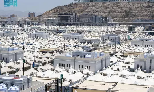 മനുഷ്യസാഗരമായി തമ്പുകളുടെ നഗരി