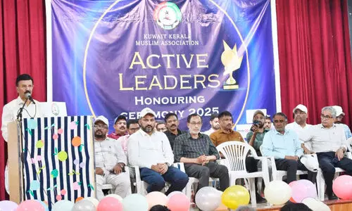 അ​ലി മാ​ത്ര​ക്ക് കെ.​കെ.​എം.​എ സ്വീ​ക​ര​ണം ന​ൽ​കി