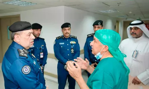 റി​ഗ്ഗ​യി തീ​പി​ടി​ത്ത ദു​ര​ന്തം;പ​രി​ക്കേ​റ്റ​വ​രെ അഗ്നിരക്ഷാസേന ആ​ക്ടിങ് മേ​ധാ​വി സ​ന്ദ​ർ​ശി​ച്ചു