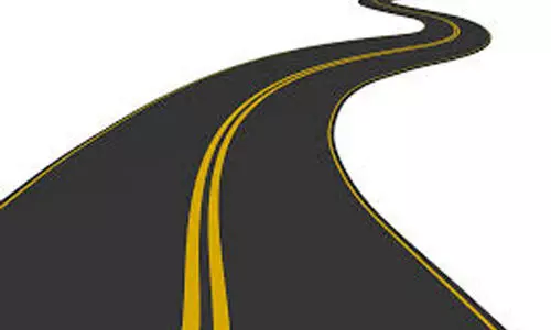 ജില്ലയിൽ ഒരു വർഷത്തിനിടെ റോഡ് നിർമാണത്തിനുപയോഗിച്ചത് 5,054 കിലോ പ്ലാസ്റ്റിക്; നിർമിച്ചത് ഏഴ് ഗ്രാമീണ റോഡുകൾ ജില്ലയിൽ ഒരു വർഷത്തിനിടെ റോഡ് നിർമാണത്തിനുപയോഗിച്ചത് 5,054 കിലോ പ്ലാസ്റ്റിക്; നിർമിച്ചത് ഏഴ് ഗ്രാമീണ റോഡുകൾ