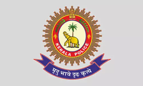 സ്കൂളുകൾ തുറന്നു, പെറ്റി അടിക്കൽ തുടർന്ന് പൊലീസും