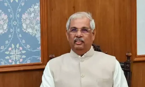 ​ഭാരതാംബയുടെ ചിത്രം മാറ്റില്ല; മന്ത്രിമാർ പ​ങ്കെടുക്കാത്തതിൽ ഗവർണർക്ക് പ്രതിഷേധം