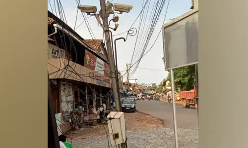 ച​ങ്കി​ടി​പ്പ് കൂ​ട്ടി മ​ഴ​ക്കാ​ല ക​ള്ള​ന്മാ​ർ