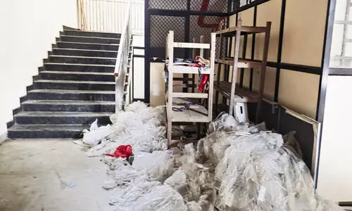 കണ്ടിട്ടും കാണാതെ അധികൃതർ; മാലിന്യം നിറഞ്ഞ്​ കാട്ടാക്കട മിനി സിവില്‍ സ്റ്റേഷൻ