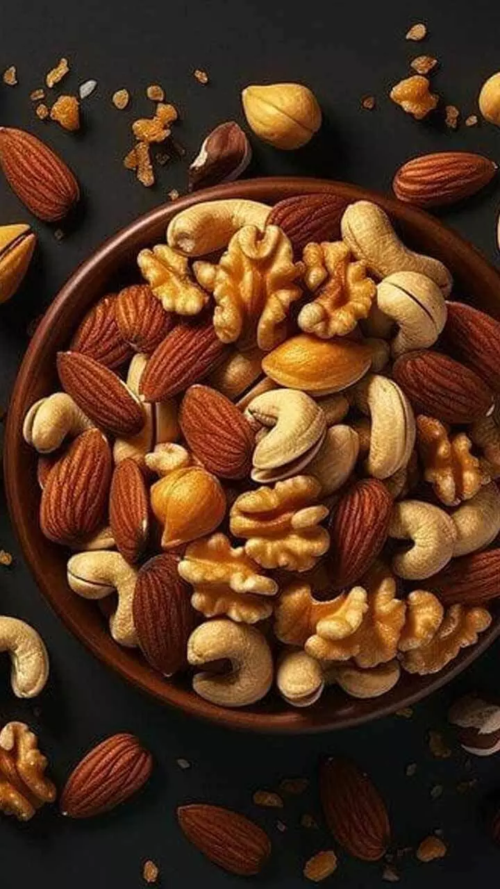 നട്സ് സ്ഥിരമായി കഴിക്കുന്നവരാണോ? അറിയണം ചില കാര്യങ്ങൾ