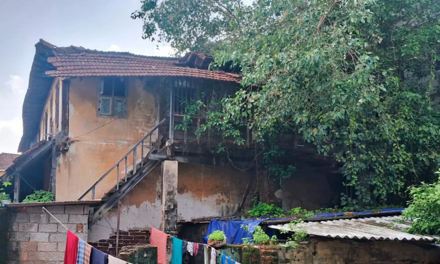 താങ്ങുവേണം, ഈ പൗരാണിക കെട്ടിടങ്ങൾക്ക്