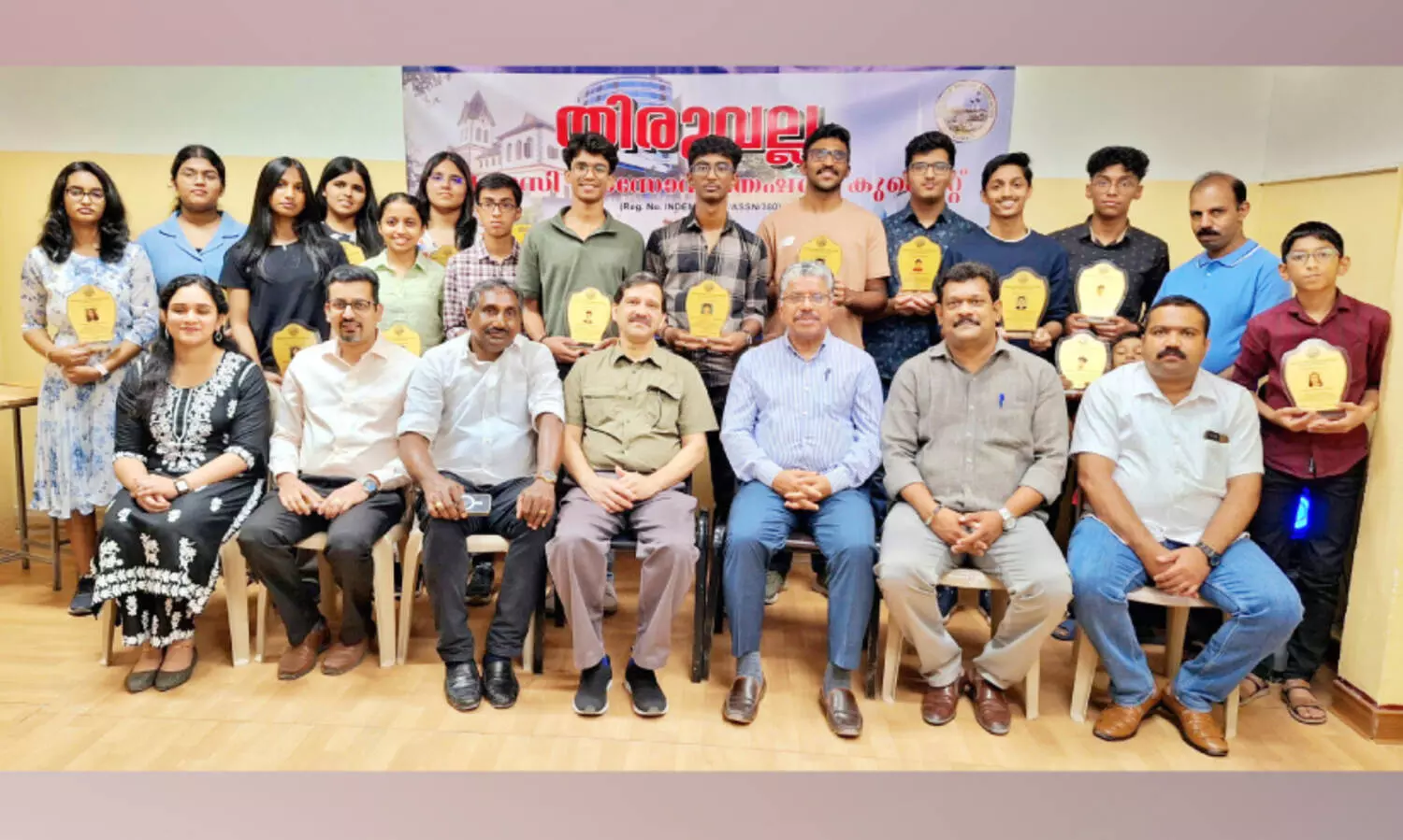 തി​രു​വ​ല്ല പ്ര​വാ​സി അ​സോ​സി​യേ​ഷ​ൻ അ​നു​മോ​ദ​നം