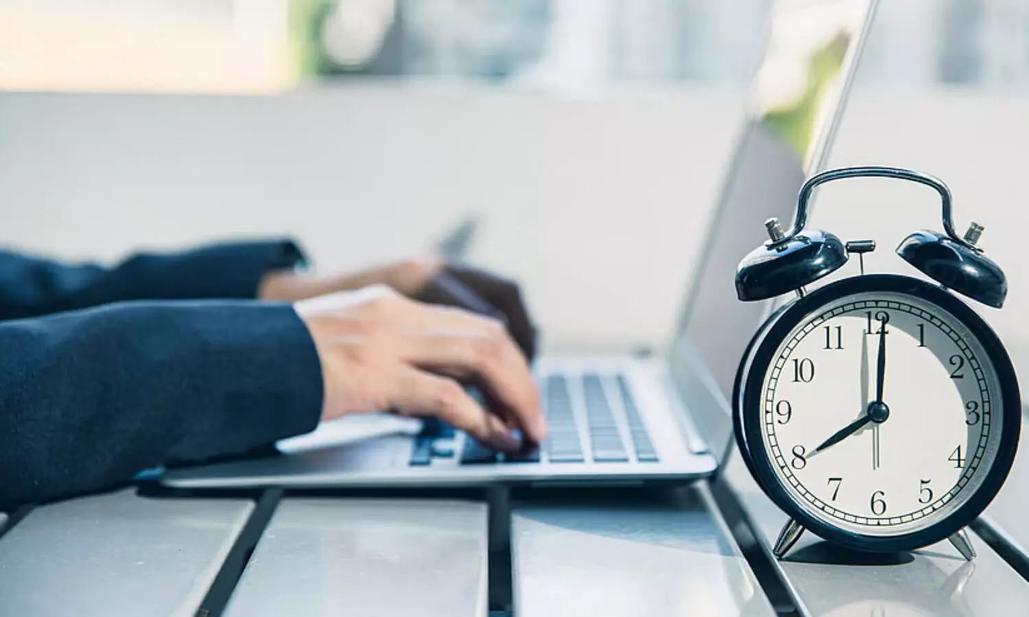 പരമാവധി ജോലി സമയം 10 മണിക്കൂറായി ഉയർത്തി ആന്ധ്രാ സർക്കാർ