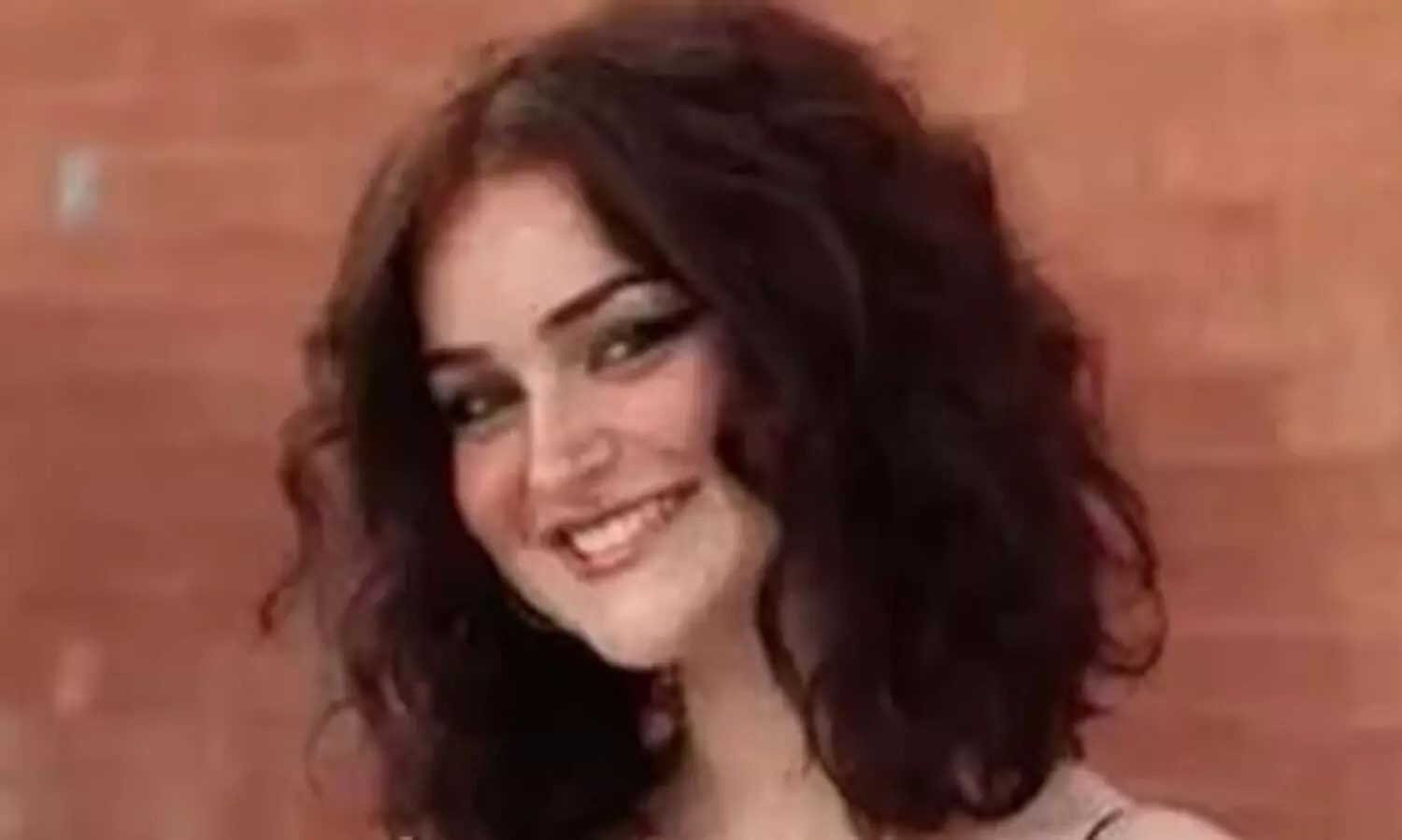 സോഷ്യൽ മീഡിയയിൽ ട്രെൻഡിങ്ങായ ഡസ്റ്റിങ് ചാലഞ്ച് പരീക്ഷിച്ച് 19കാരി മരിച്ചു