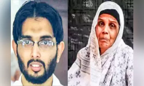 സ​ക്ക​രി​യ്യ​ക്കും ബി​യ്യു​മ്മ​ക്കും പെ​രു​ന്നാ​ള​റി​യാ​ത്ത പ​തി​നാ​റാ​ണ്ടു​ക​ൾ