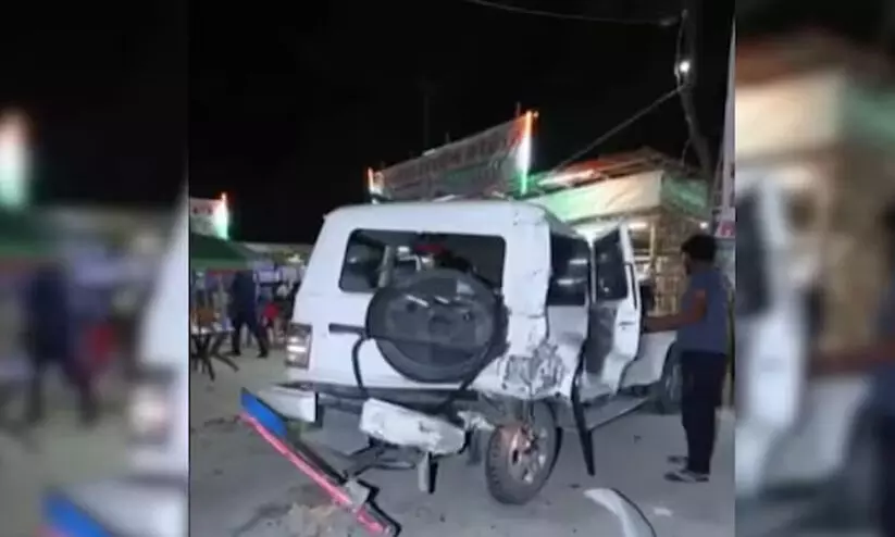 അമിതവേഗതയിലെത്തിയ ട്രക്ക് വാഹനവ്യൂഹത്തിൽ ഇടിച്ചു; തേജസ്വി യാദവ് രക്ഷപ്പെട്ടത് തലനാരിഴക്ക്