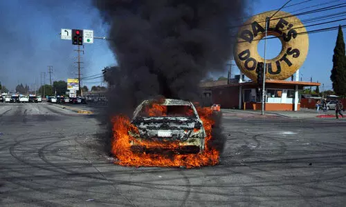 ലോസ് ആഞ്ചലസിൽ കുടിയേറ്റക്കാരുടെ പ്രതിഷേധം; നാഷനൽ ഗാർഡിനെ വിന്യസിച്ച് ട്രംപ്