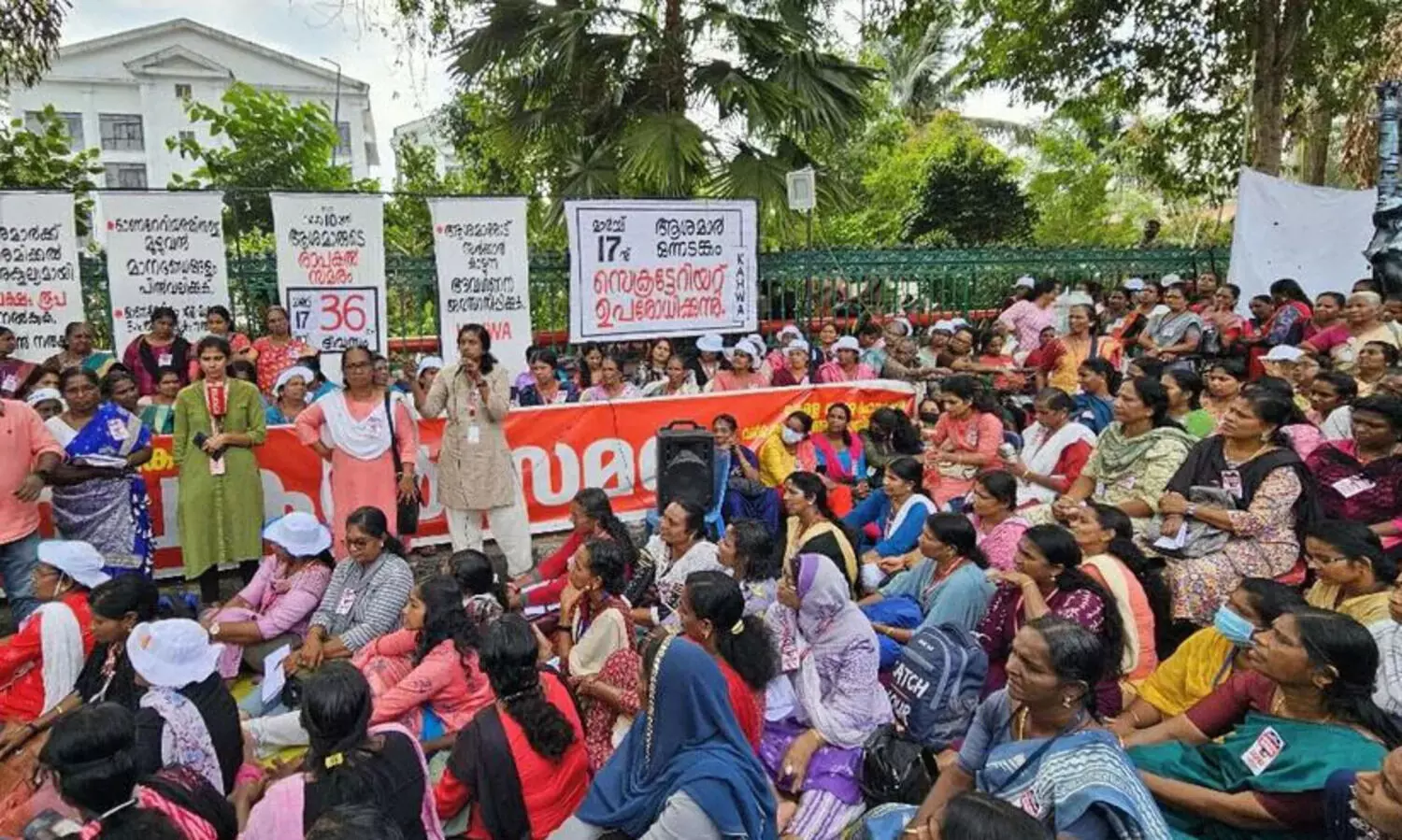 ഓണറേറിയം വർധനവ്‌;ആശ വർക്കർമാരെ  അവഗണിച്ച്‌ സർക്കാർ