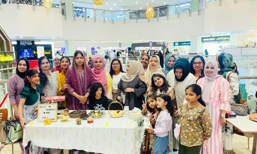 പെ​രു​ന്നാ​ൾ മൊ​ഞ്ചി​ൽ വി​മ​ൻ​സ് ക​ല​ക്ടീ​വ്; ഹെ​ന്ന രാ​വി​ൽ മെ​ഹ​ന്ദി മ​ഴ