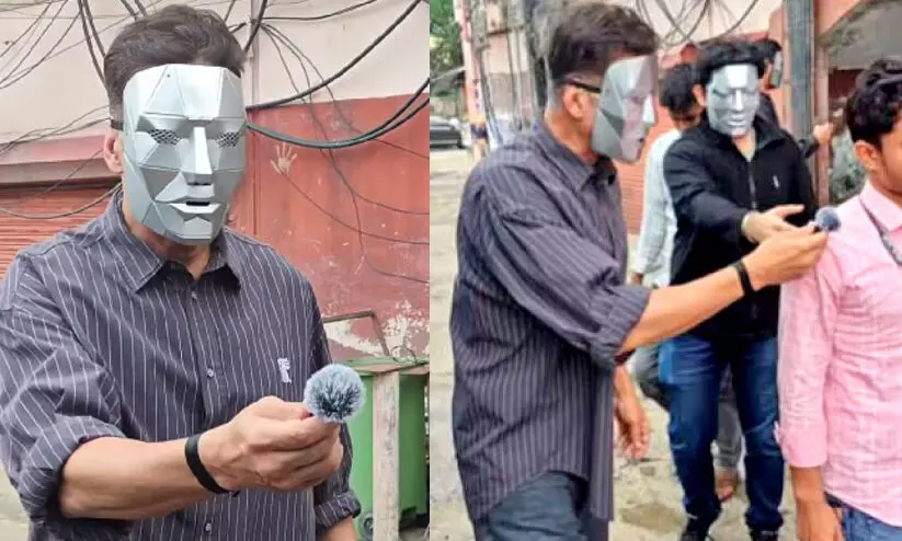 യൂട്യൂബറായി തിയേറ്ററിനു മുന്നിൽ അക്ഷയ് കുമാർ