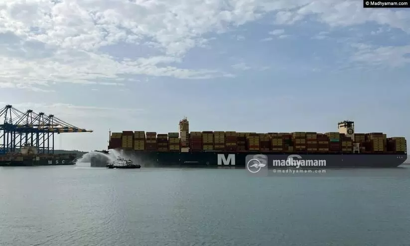 ലോകത്തെ ഏറ്റവും വലിയ കണ്ടെയ്നർ കപ്പൽ എം.എസ്‌.സി ഐറിന വിഴിഞ്ഞത്ത്; നാല് ഫുട്ബോൾ സ്റ്റേഡിയത്തേക്കാൾ വലുപ്പം
