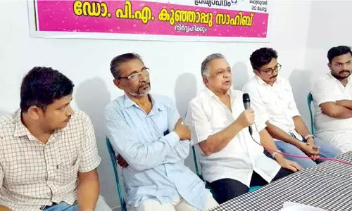 ഡോ. ​പി.​എ. കു​ഞ്ഞാ​പ്പു; ക​രി​പ്പൂ​രി​ന് അ​ന്യ​മാ​യ​ത് ക​ല്‍പ​വൃ​ക്ഷ​ത്തെ ഹൃ​ദ​യ​ത്തോ​ട് ചേ​ര്‍ത്ത ഭി​ഷ​ഗ്വ​ര​നെ