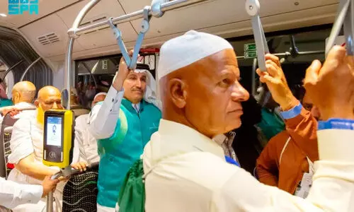 സേ​വ​ന നി​ല​വാ​രം പ​രി​ശോ​ധി​ക്ക​ൽ; ബ​സ്​ യാ​ത്ര​ക്കാ​ര​നാ​യി​ ഗ​താ​ഗ​ത​മ​ന്ത്രി